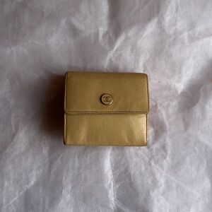 Vintage Chanel Beige / Cream Caviar Trifold Wallet